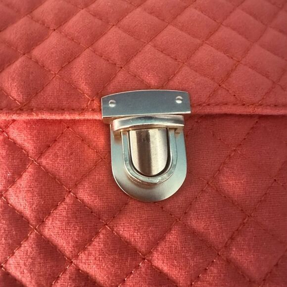 Chico’s Orange Quilted Crossbody Bag. - Picture 4 of 8